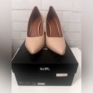 Women’s Coach pale pink pumps
